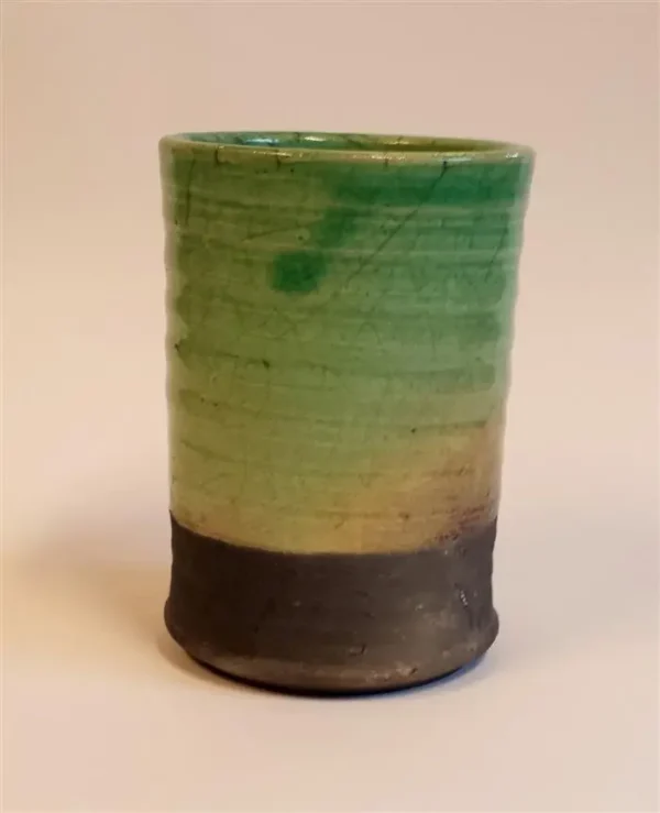 13.  Grön blank Raku glasyr